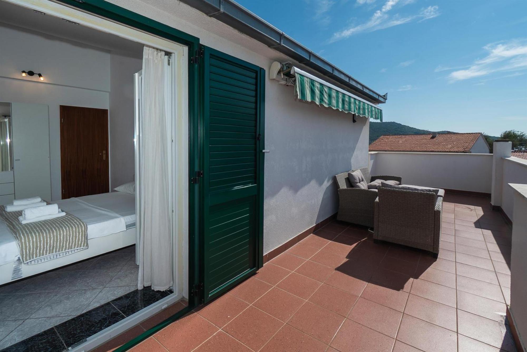 Apartments Polly Primošten Exterior foto